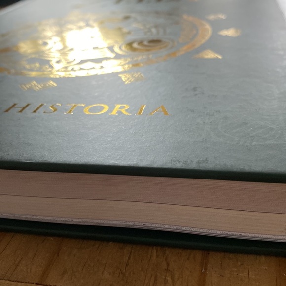 The Legend of Zelda - Hyrule Historia - Hardcover Book - Picture 2 of 10